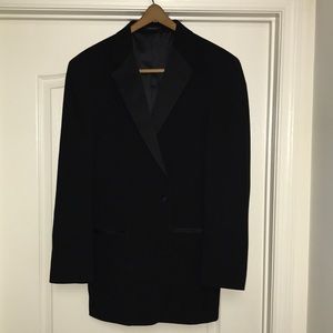 Neil Allyn. Satin notch lapel tuxedo size 40 L